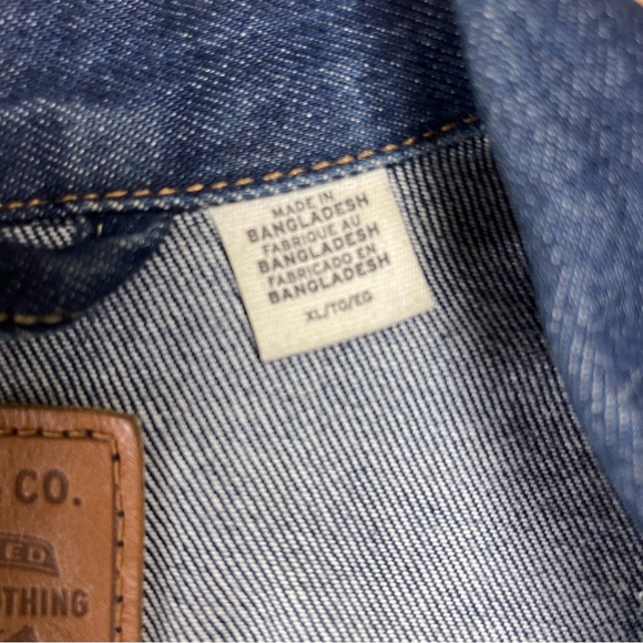 Levi's Dark Blue Denim Jacket - Picture 3 of 11